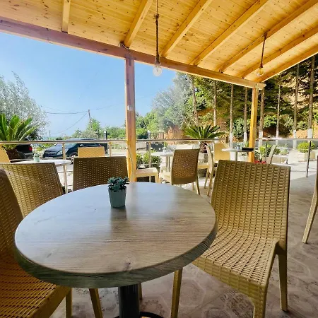 ホテル Vila3 Vlorë