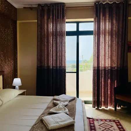 ホテル Vila3 Vlorë